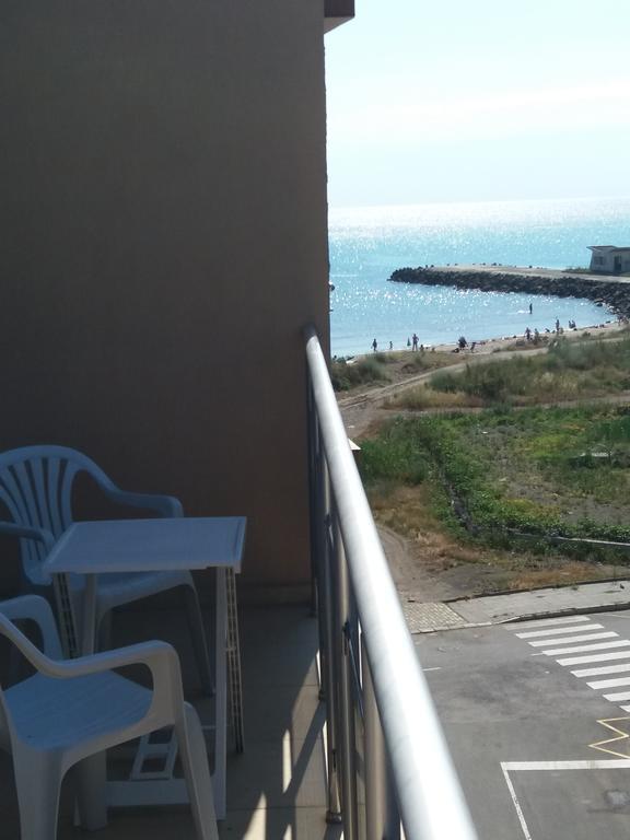 פומורי Golden Sea View Apartments 1 מראה חיצוני תמונה